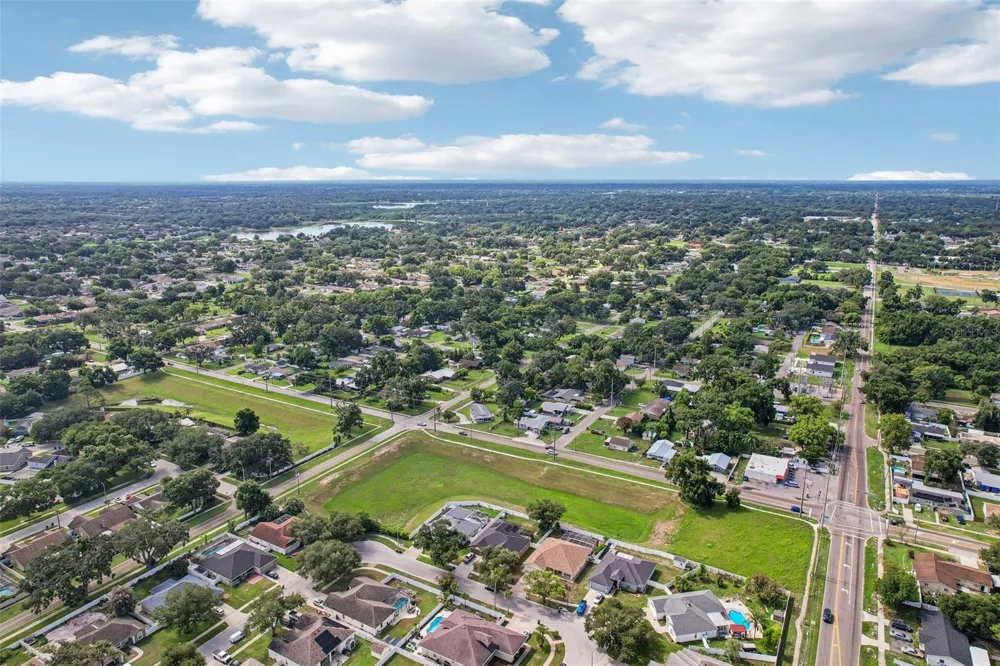 2302 TOWERING OAKS CIRCLE Seffner, FL 33584