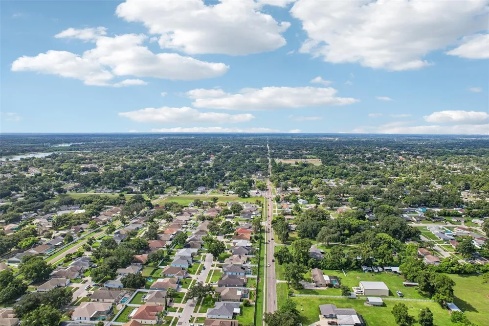 2302 TOWERING OAKS CIRCLE Seffner, FL 33584