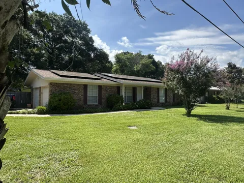 705 NE Powell Drive