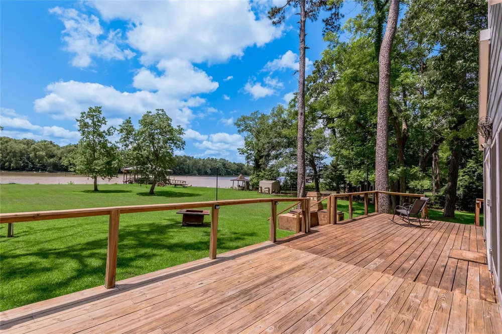 172 Lake Drive Trinity, TX 75862