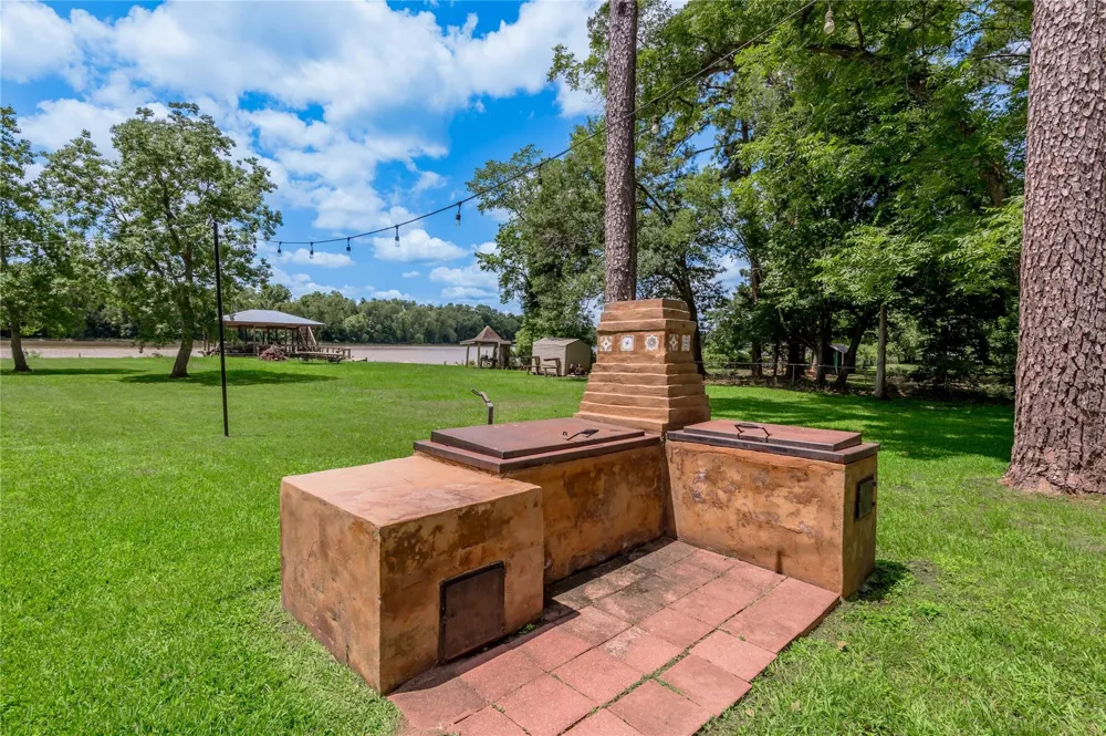 172 Lake Drive Trinity, TX 75862