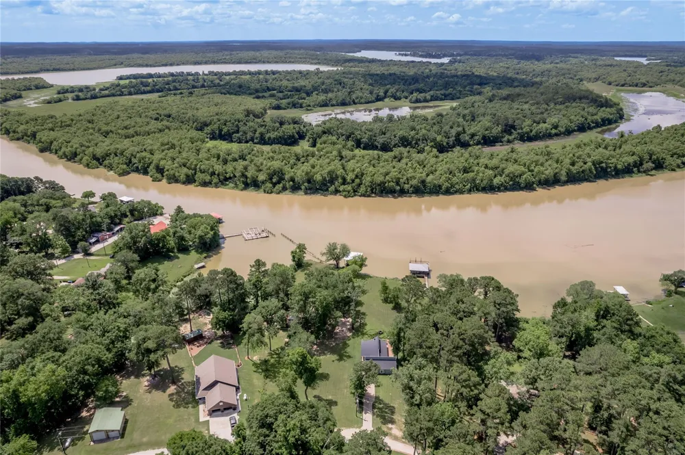 172 Lake Drive Trinity, TX 75862