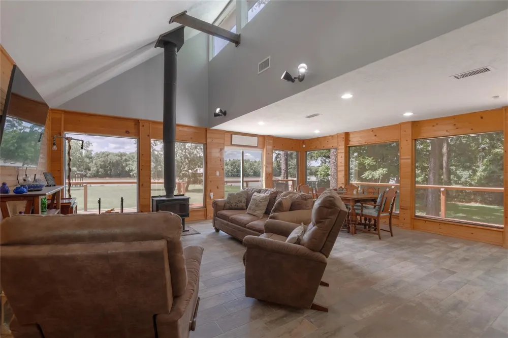 172 Lake Drive Trinity, TX 75862