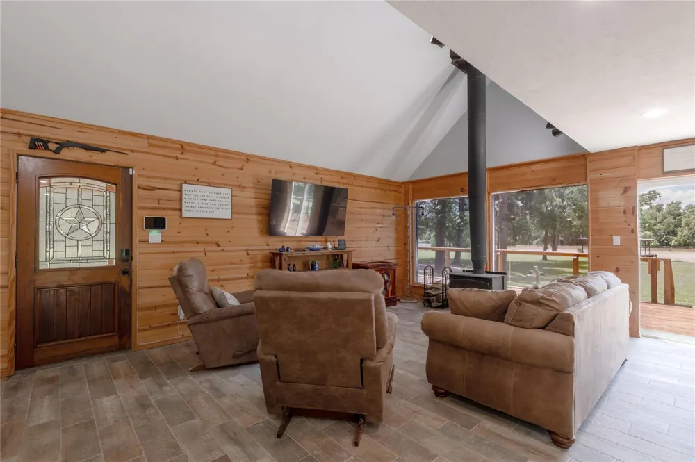 172 Lake Drive Trinity, TX 75862