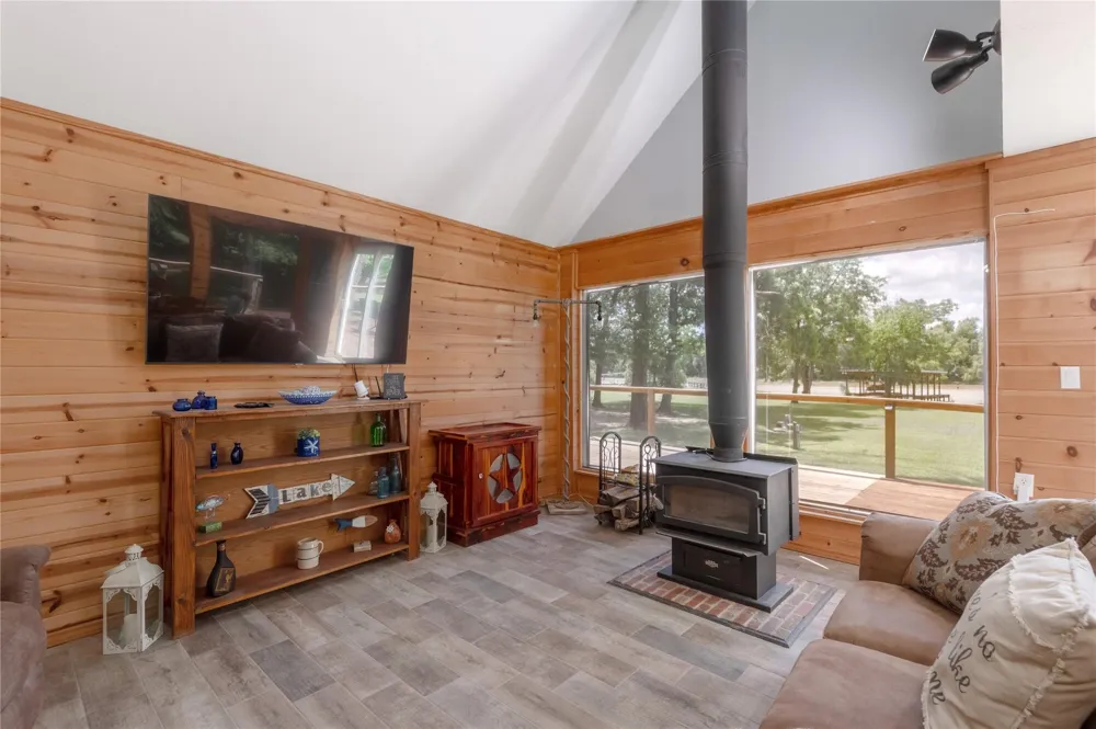 172 Lake Drive Trinity, TX 75862