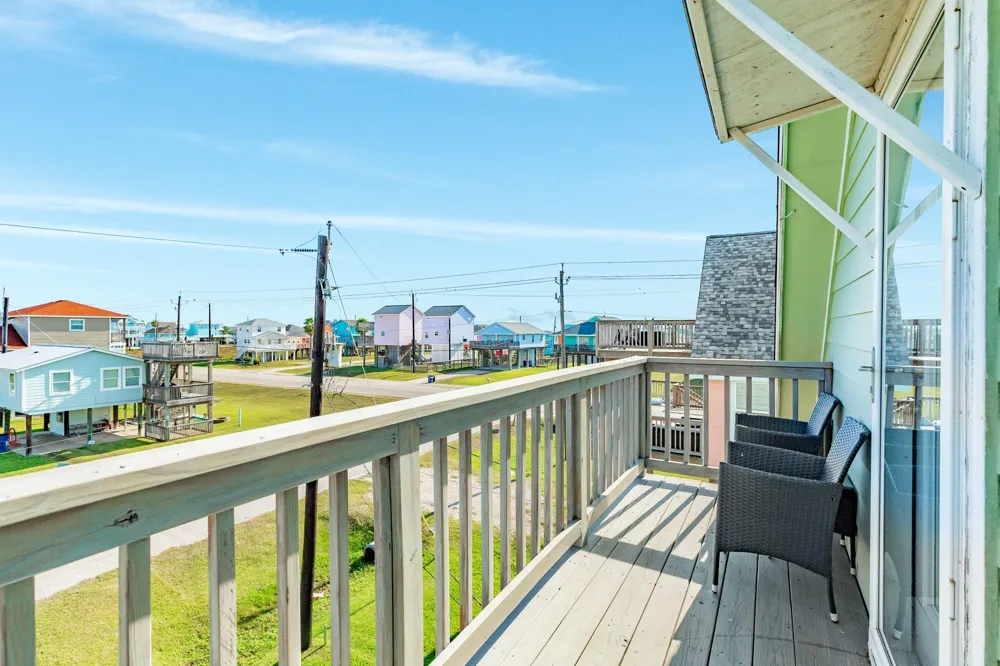 207 Sandpebble Place Surfside Beach, TX 77541