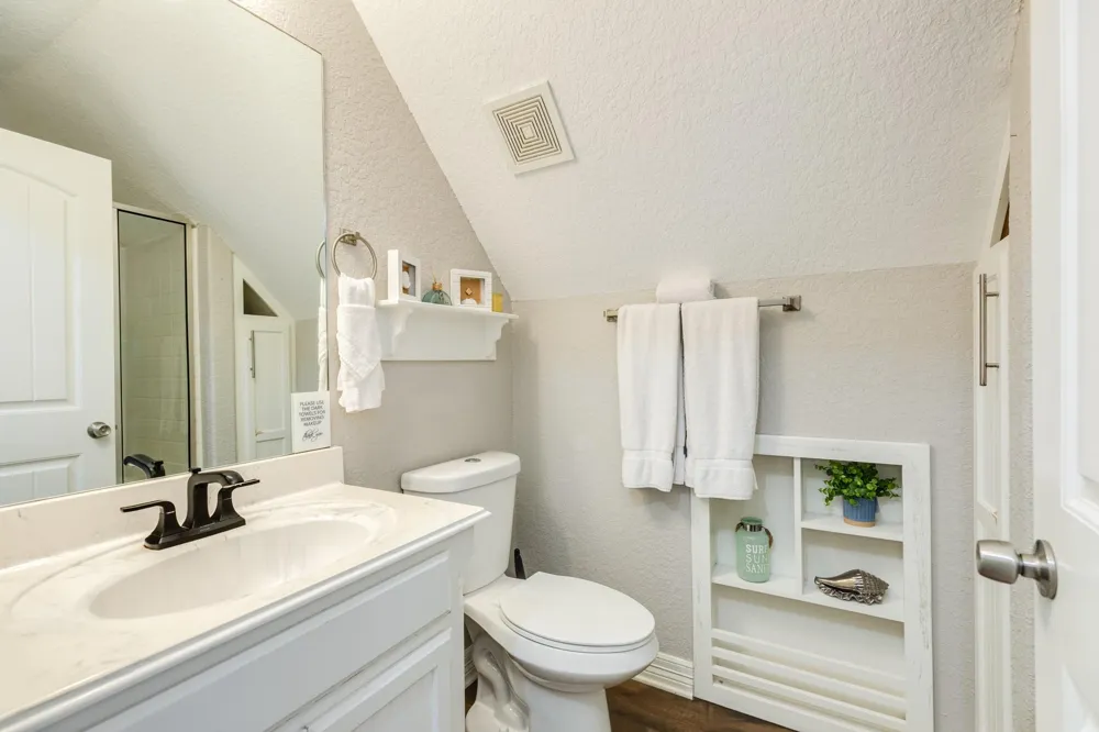207 Sandpebble Place Surfside Beach, TX 77541