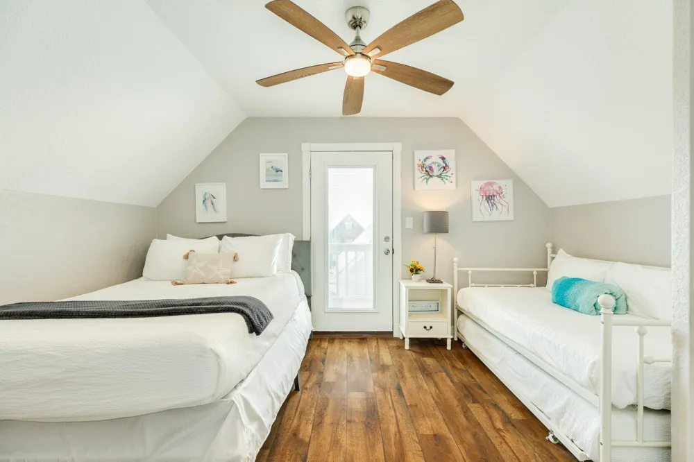 207 Sandpebble Place Surfside Beach, TX 77541