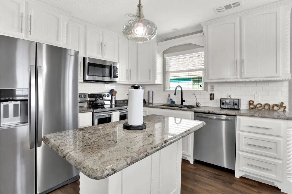 207 Sandpebble Place Surfside Beach, TX 77541