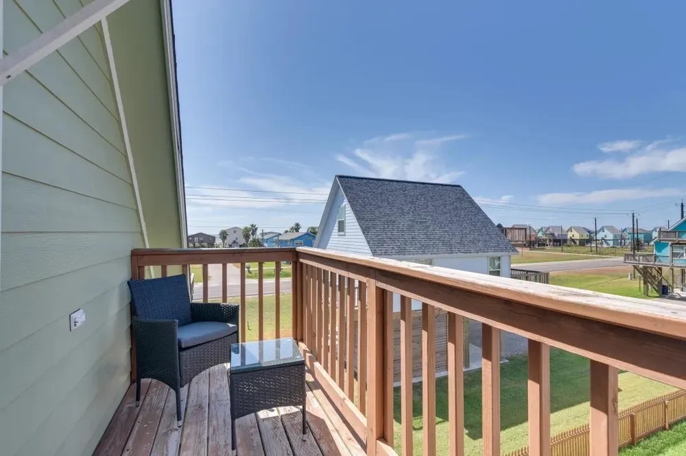 207 Sandpebble Place Surfside Beach, TX 77541