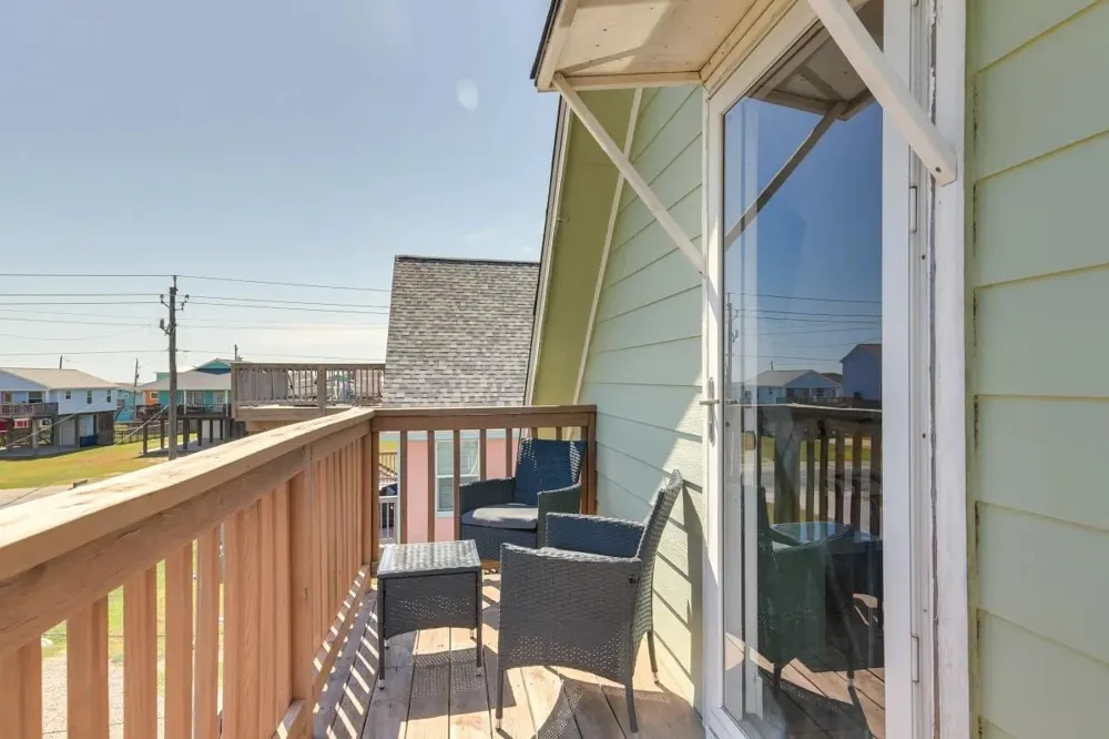 207 Sandpebble Place Surfside Beach, TX 77541
