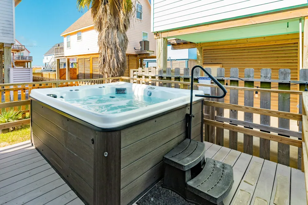 207 Sandpebble Place Surfside Beach, TX 77541