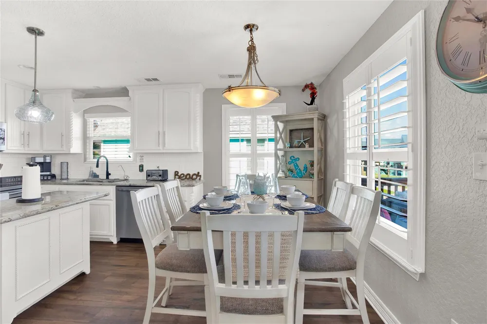 207 Sandpebble Place Surfside Beach, TX 77541