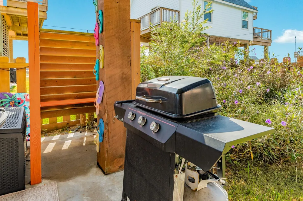 207 Sandpebble Place Surfside Beach, TX 77541