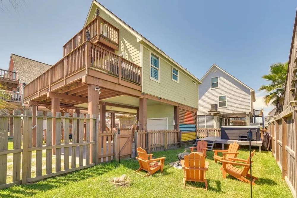 207 Sandpebble Place Surfside Beach, TX 77541