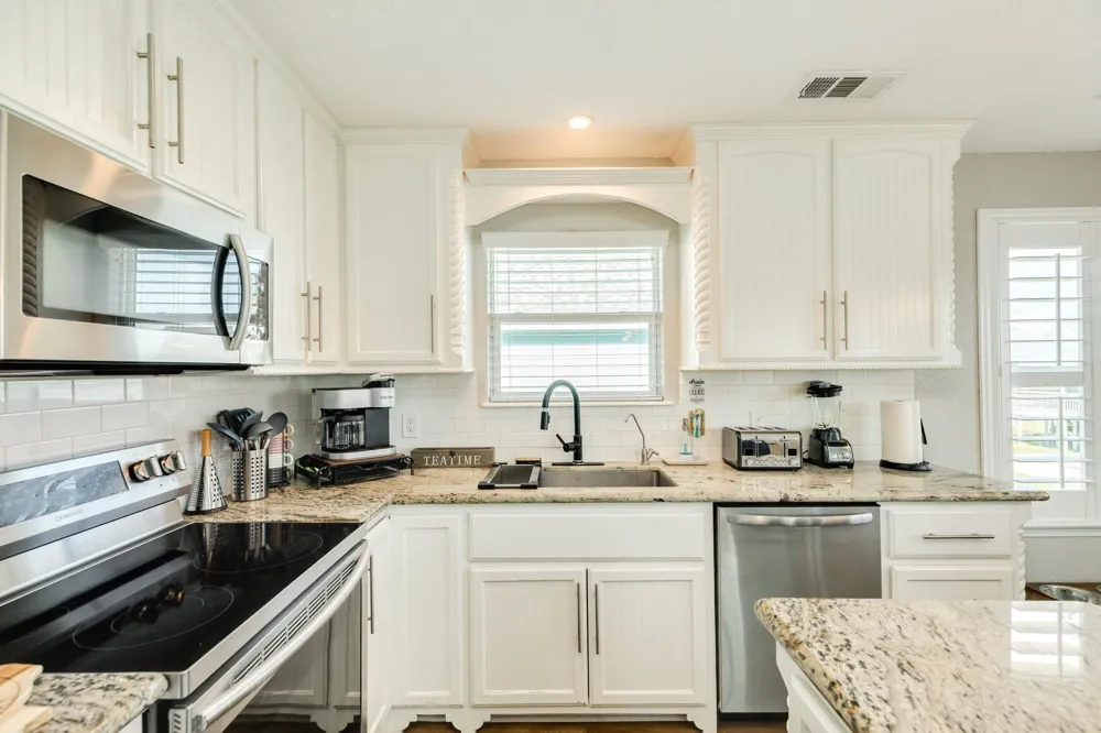 207 Sandpebble Place Surfside Beach, TX 77541
