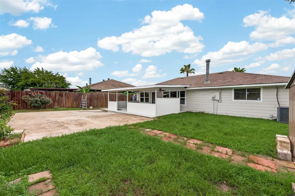 1423 Willersley Lane Channelview, TX 77530