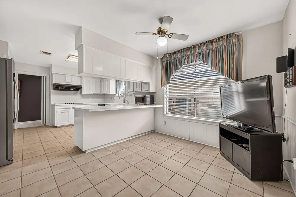 2714 Fairway Drive Sugar Land, TX 77478