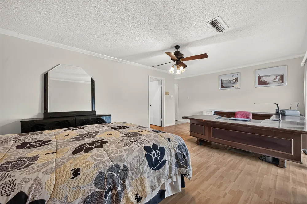 2714 Fairway Drive Sugar Land, TX 77478