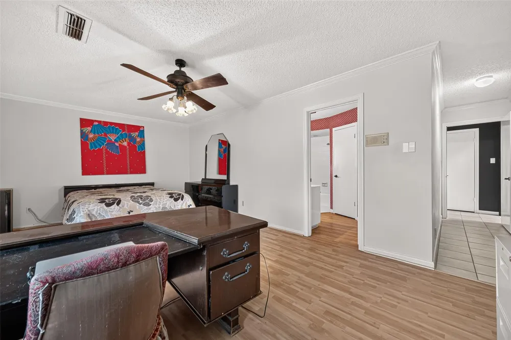 2714 Fairway Drive Sugar Land, TX 77478