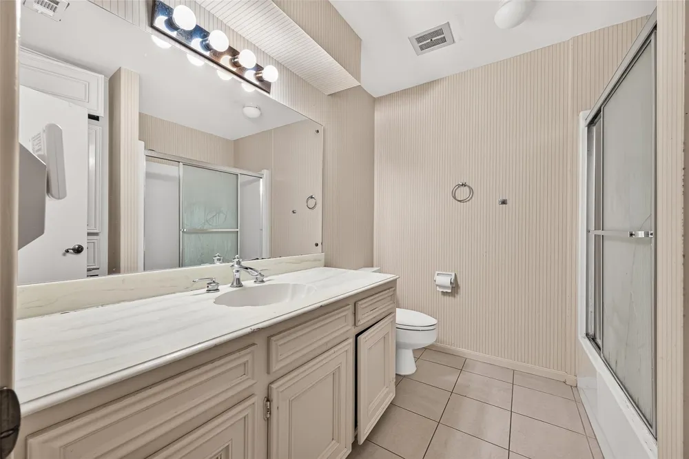 2714 Fairway Drive Sugar Land, TX 77478