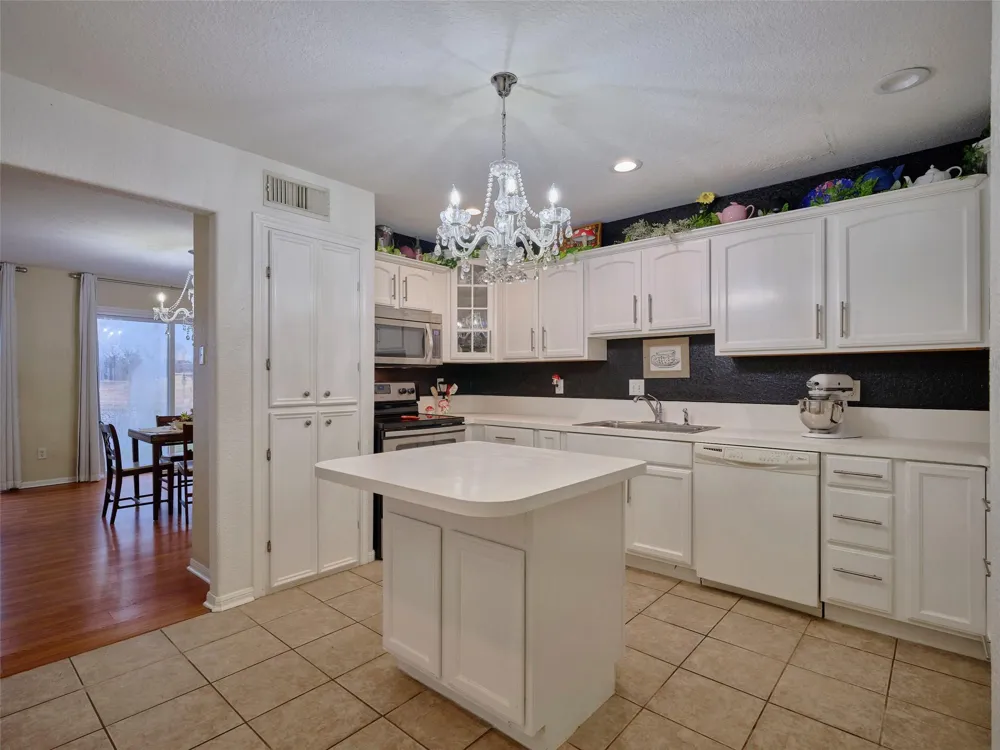 1817 Veranda Drive West Columbia, TX 77486