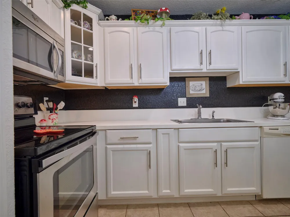 1817 Veranda Drive West Columbia, TX 77486