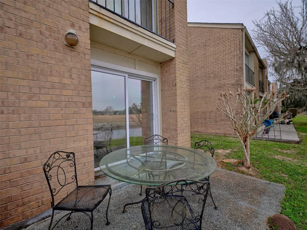 1817 Veranda Drive West Columbia, TX 77486