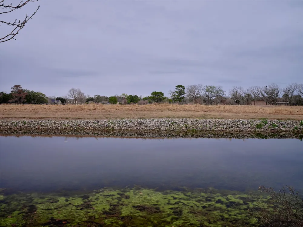 1817 Veranda Drive West Columbia, TX 77486