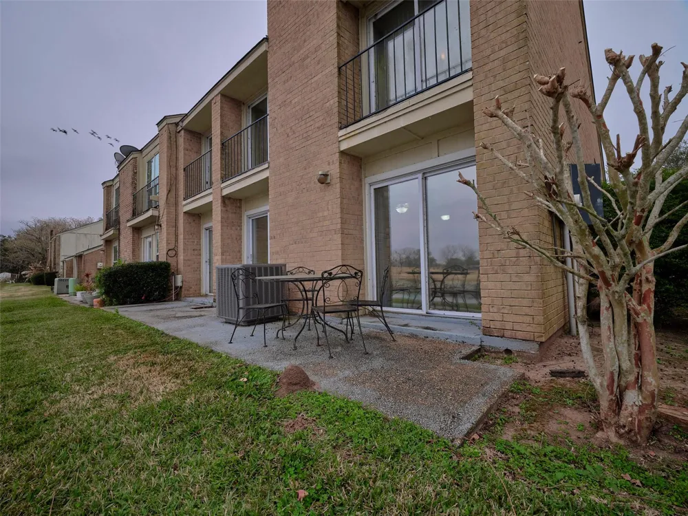 1817 Veranda Drive West Columbia, TX 77486
