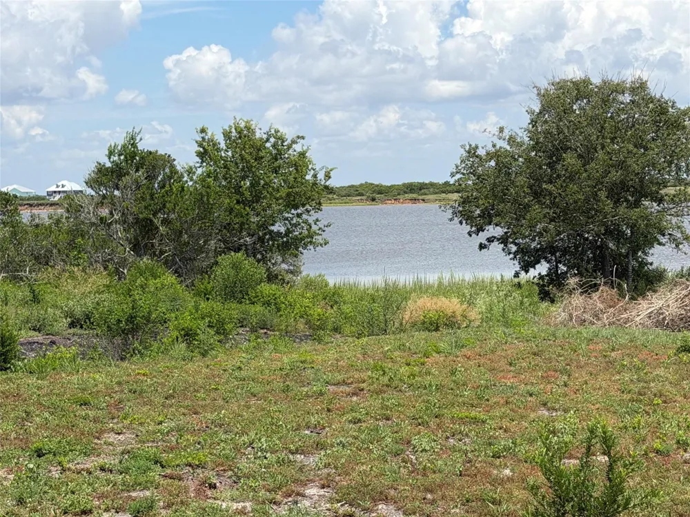 9 Speckled Trout Loop Palacios, TX 77465