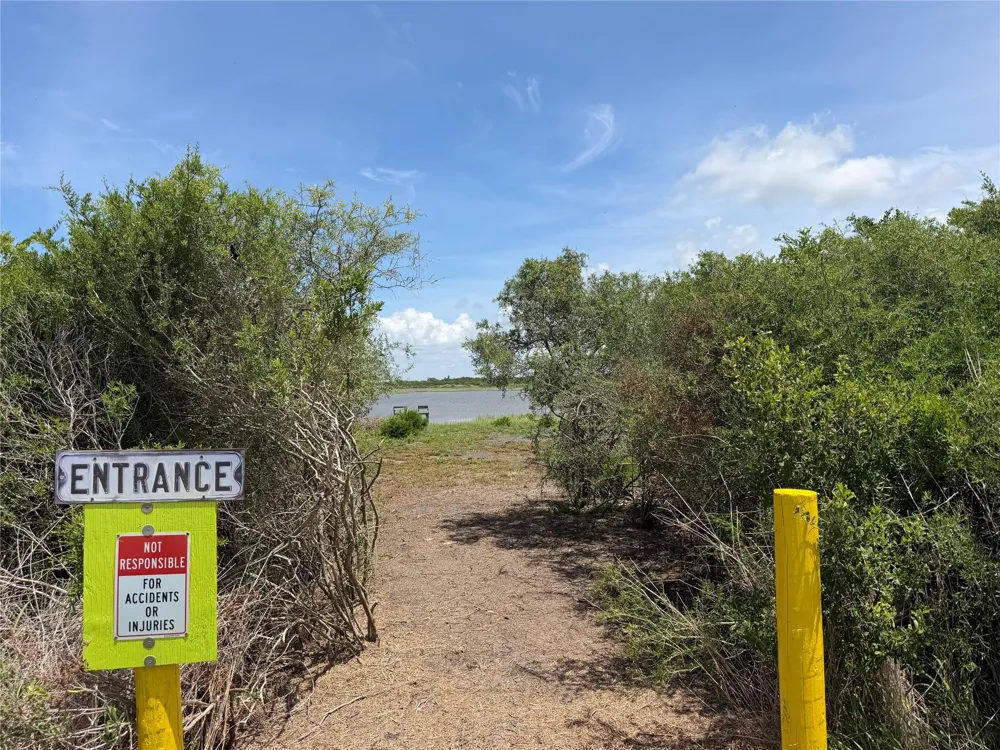 9 Speckled Trout Loop Palacios, TX 77465
