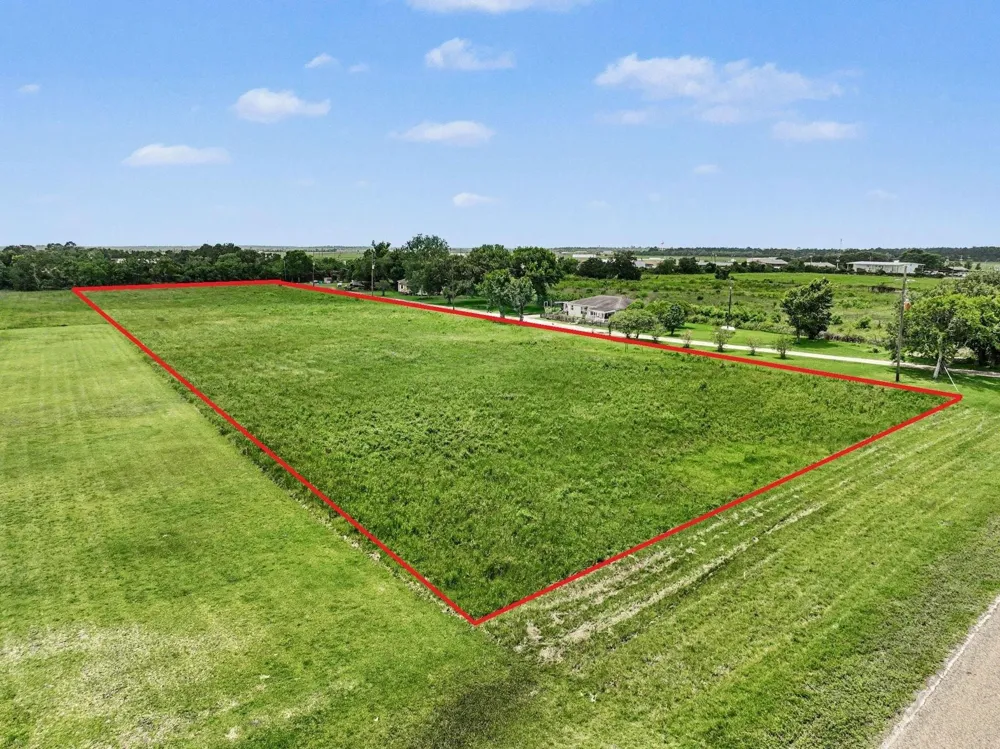 4 Hwy 61 Anahuac, TX 77514