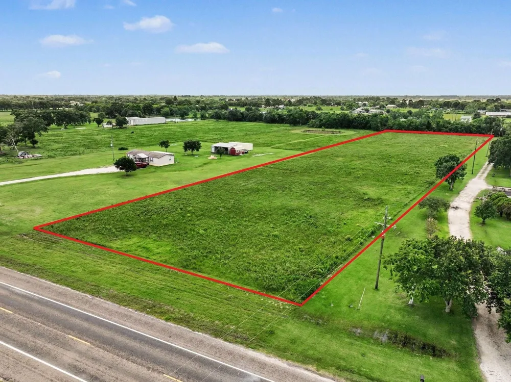 4 Hwy 61 Anahuac, TX 77514