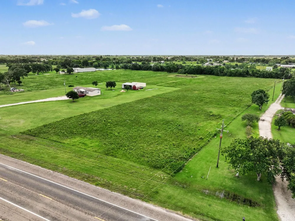4 Hwy 61 Anahuac, TX 77514