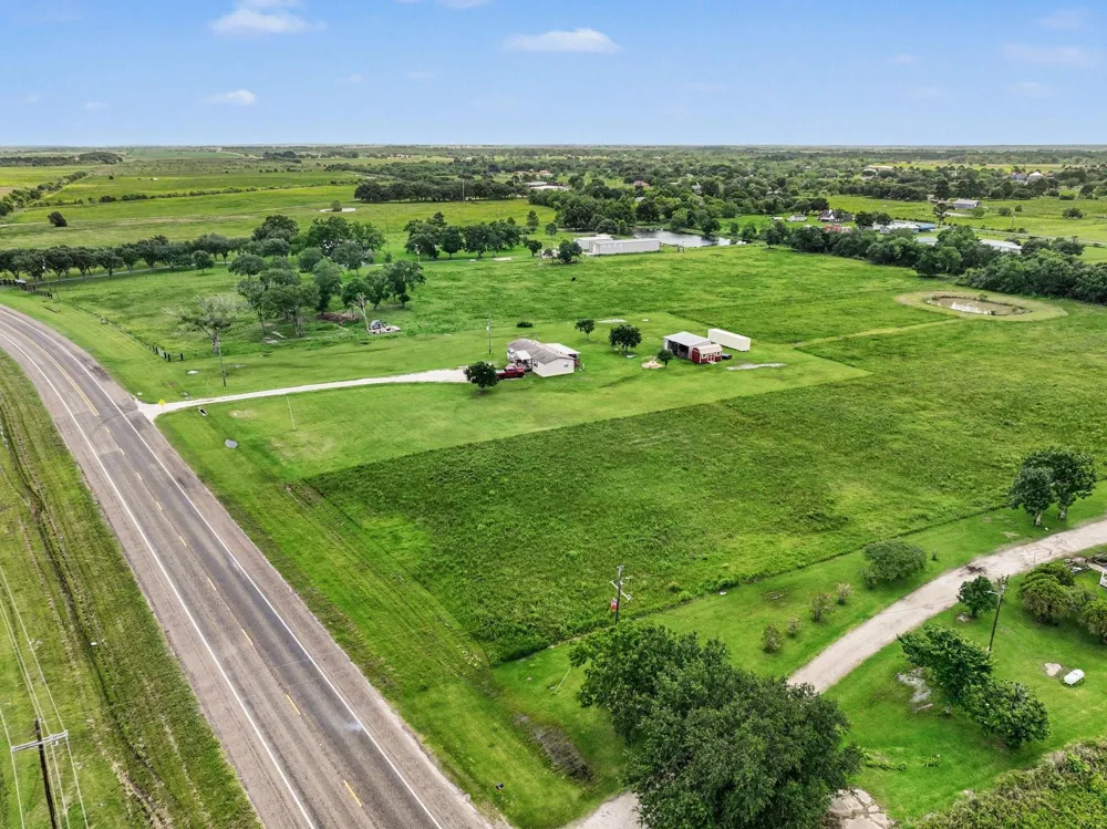 4 Hwy 61 Anahuac, TX 77514