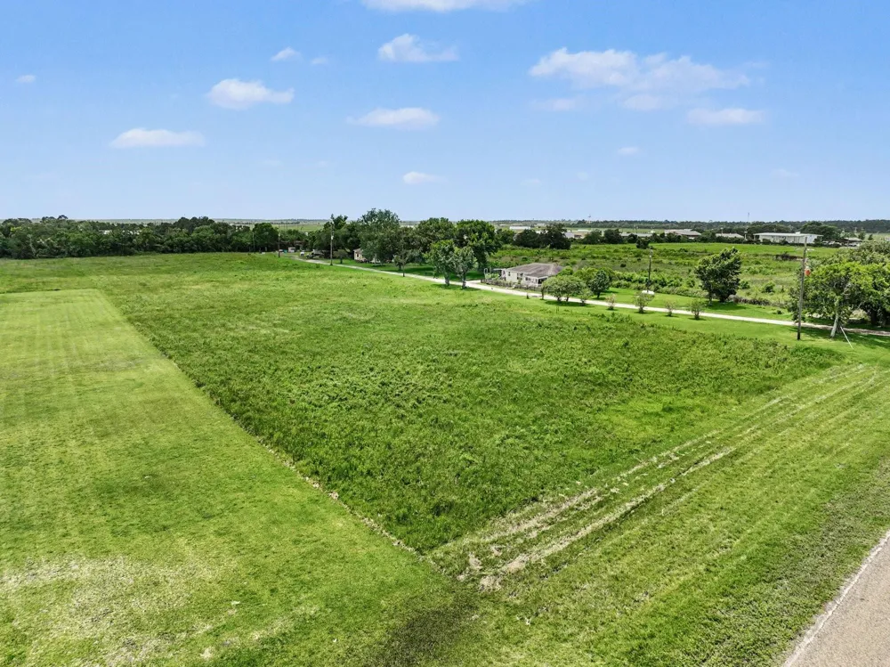4 Hwy 61 Anahuac, TX 77514