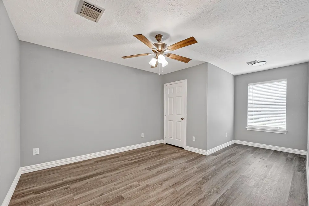2034 Glencove Drive Seabrook, TX 77586
