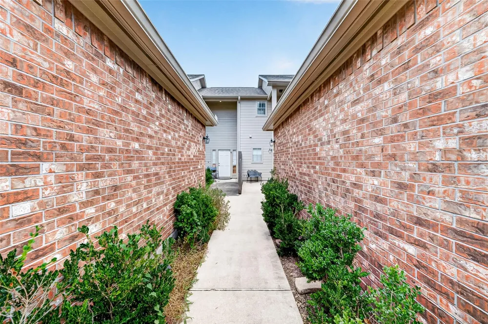 2034 Glencove Drive Seabrook, TX 77586