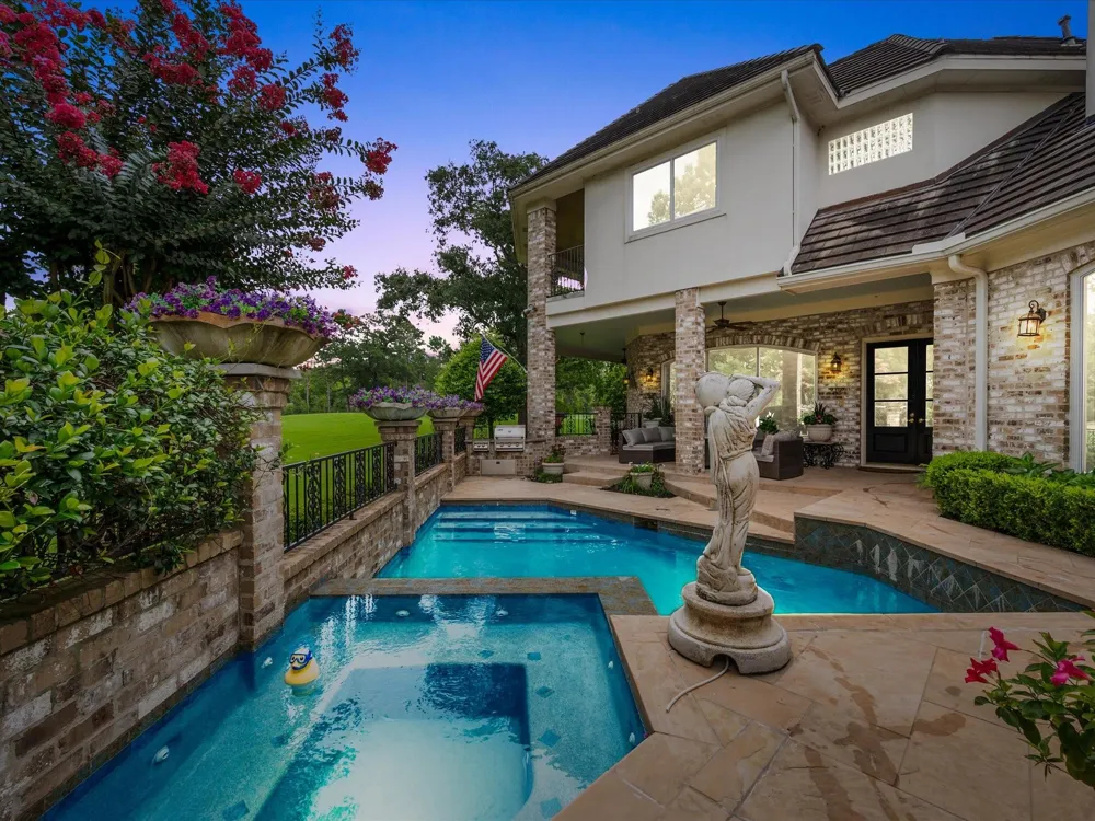 2750 Southern Oaks Drive Houston, TX 77068