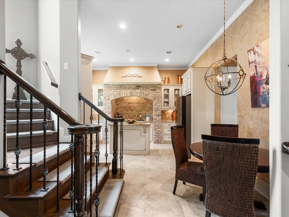 2750 Southern Oaks Drive Houston, TX 77068