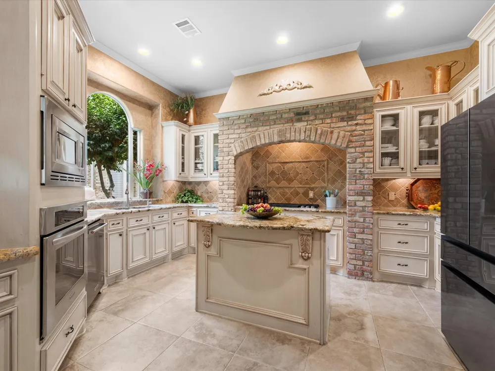 2750 Southern Oaks Drive Houston, TX 77068