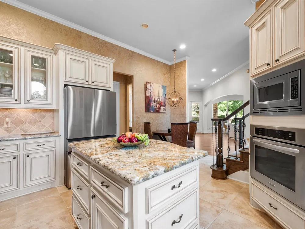 2750 Southern Oaks Drive Houston, TX 77068