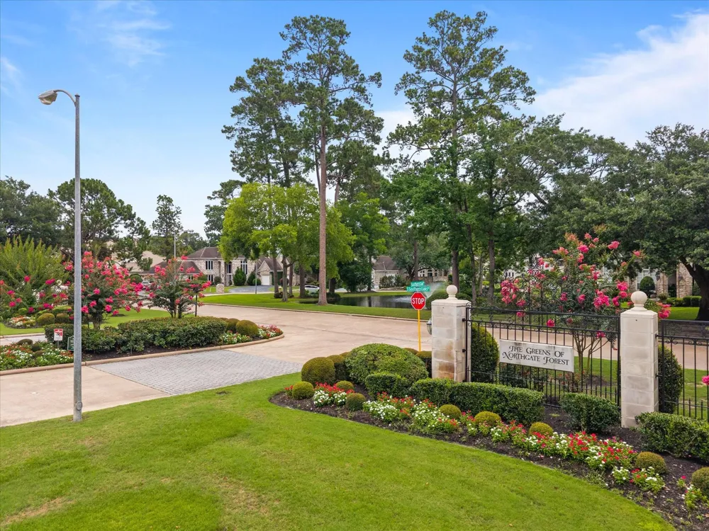 2750 Southern Oaks Drive Houston, TX 77068