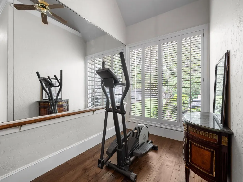 2750 Southern Oaks Drive Houston, TX 77068