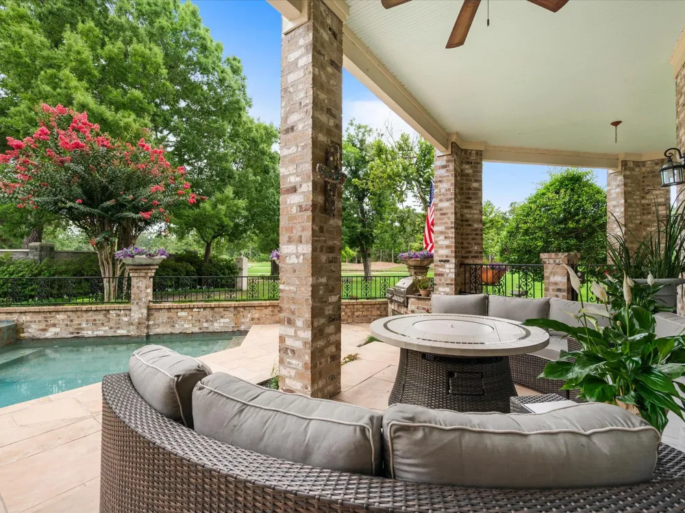 2750 Southern Oaks Drive Houston, TX 77068