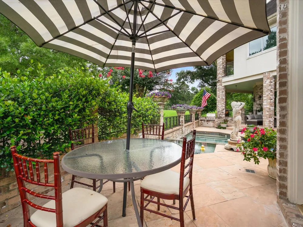 2750 Southern Oaks Drive Houston, TX 77068