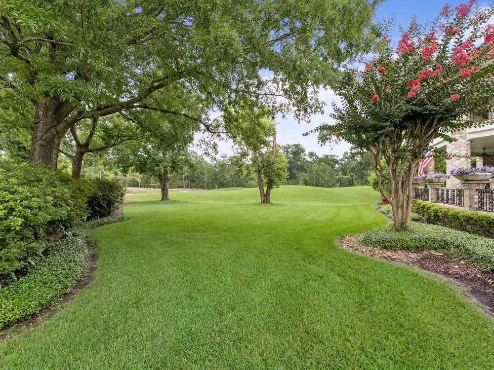 2750 Southern Oaks Drive Houston, TX 77068