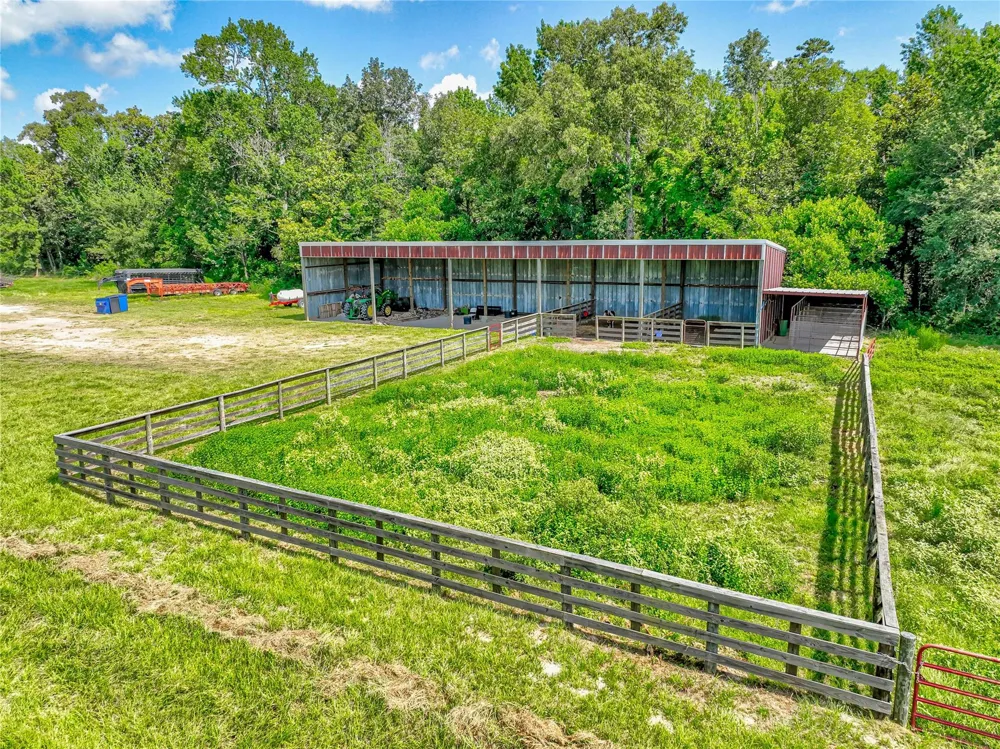 316 Bar N Lane Livingston, TX 77351