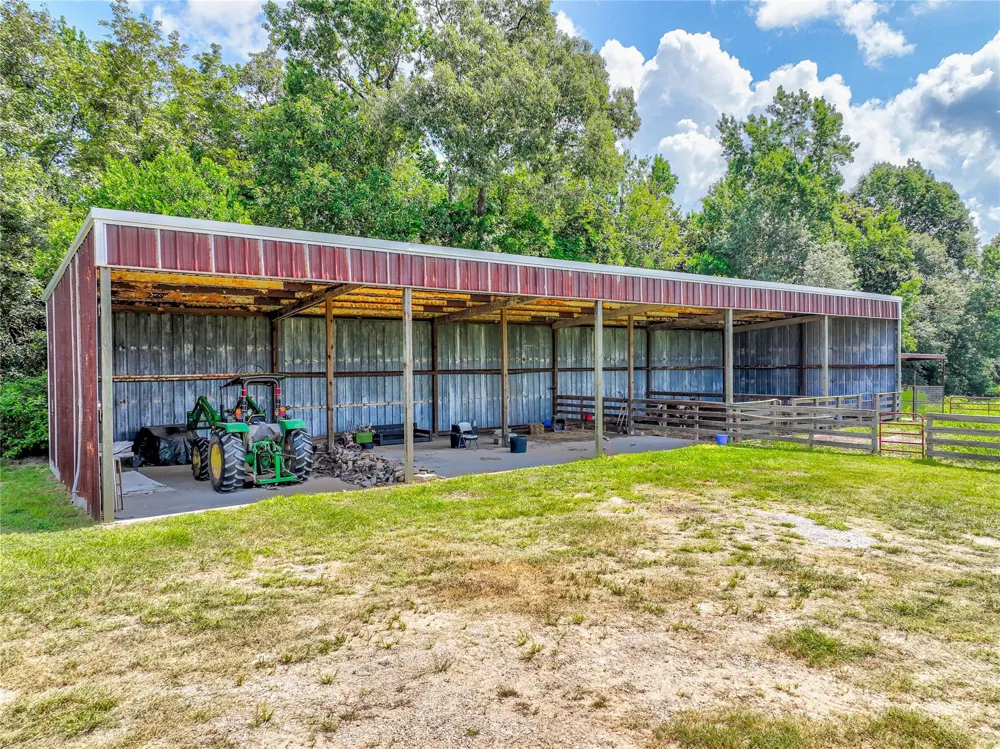 316 Bar N Lane Livingston, TX 77351